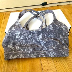Lululemon Energy Bra Size 6 - no pads
